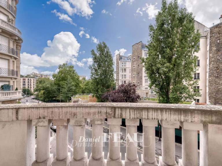 Appartement Paris 16e - 3 chambres - 159m²