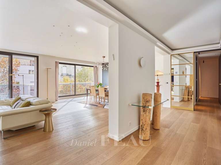 Appartement Paris 16e - 3 chambres - 191m²