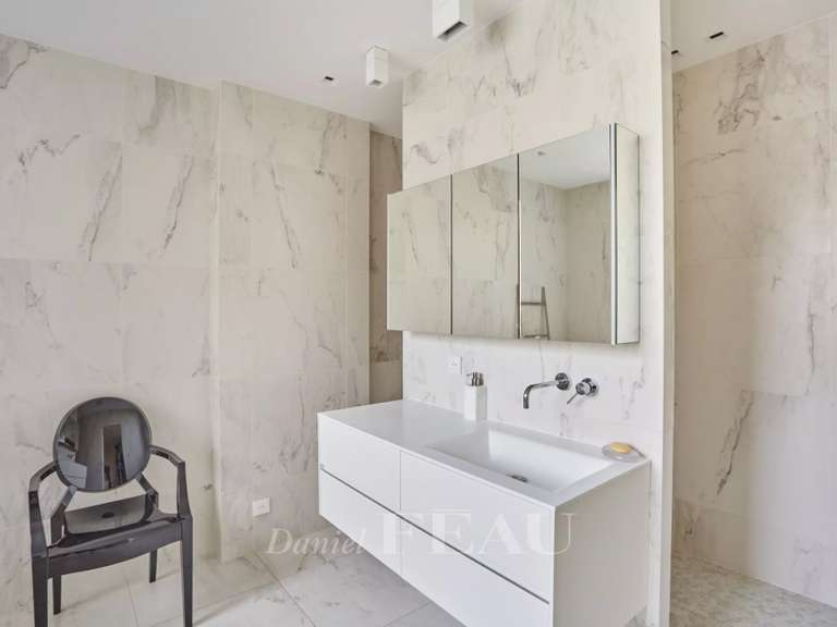 Appartement Paris 16e - 3 chambres - 191m²