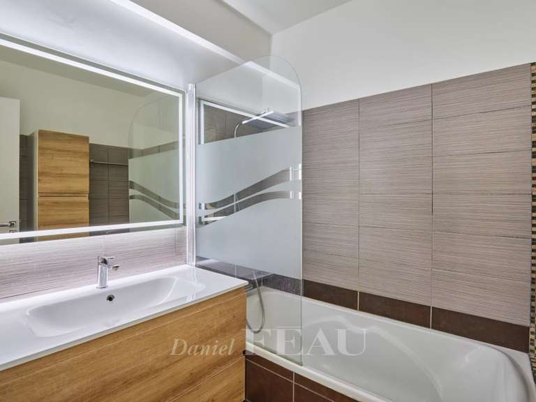 Appartement Paris 16e - 2 chambres - 90m²