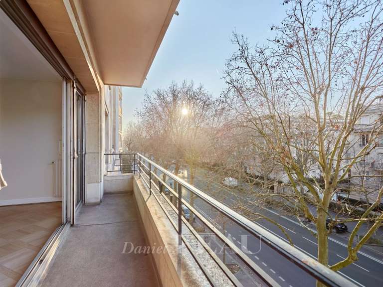 Appartement Paris 16e - 3 chambres - 155m²