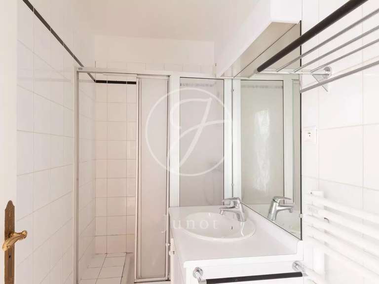 Appartement Paris 16e - 3 chambres - 120m²