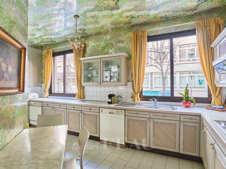 Appartement Paris 16e - 2 chambres - 141m²