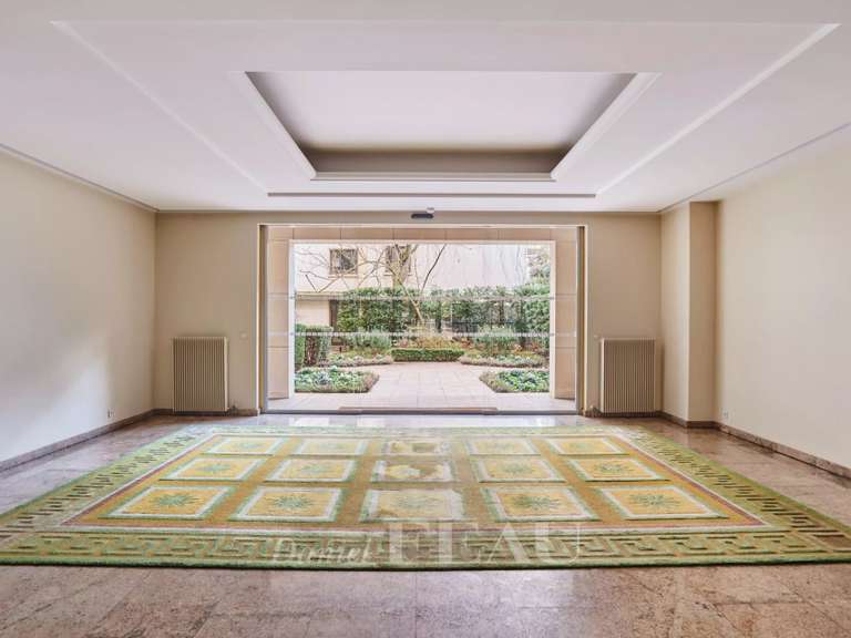 Appartement Paris 16e - 2 chambres - 141m²