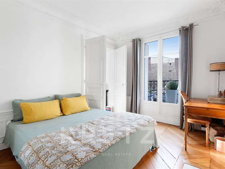 Appartement Paris 16e - 2 chambres - 107m²