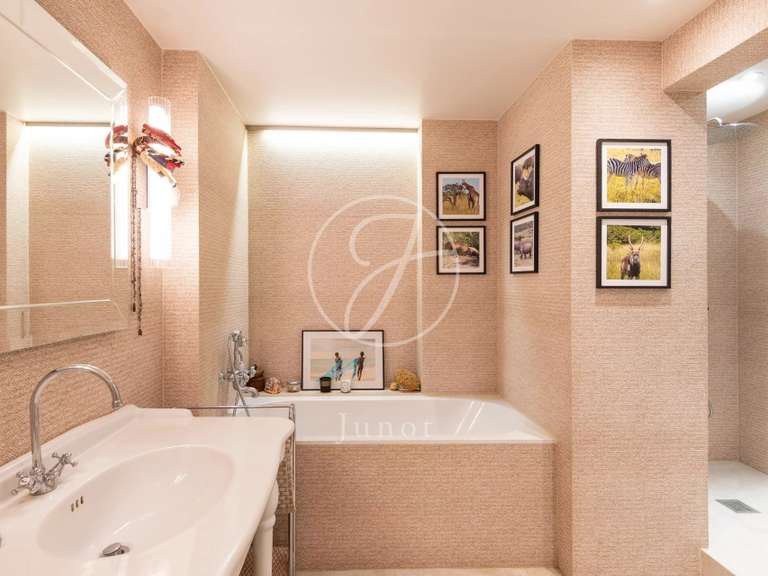 Apartment Paris 16e - 3 bedrooms - 137m²