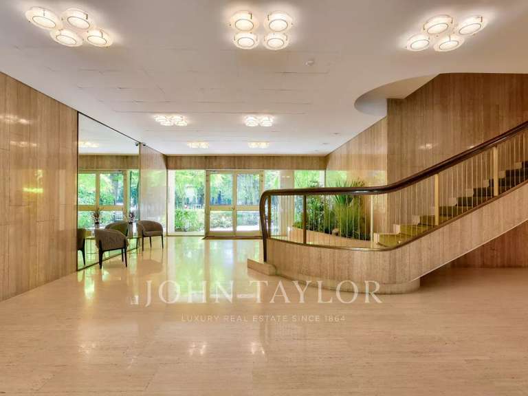 Appartement Paris 16e - 2 chambres - 228m²