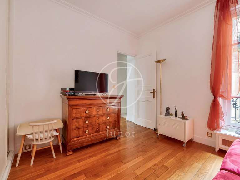 Appartement Paris 16e - 2 chambres - 83m²