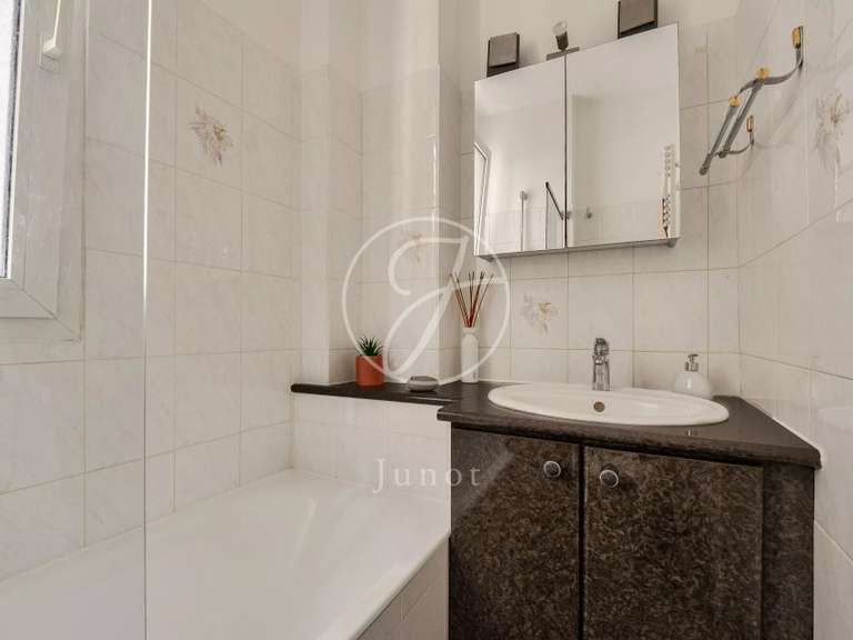 Appartement Paris 16e - 2 chambres - 83m²