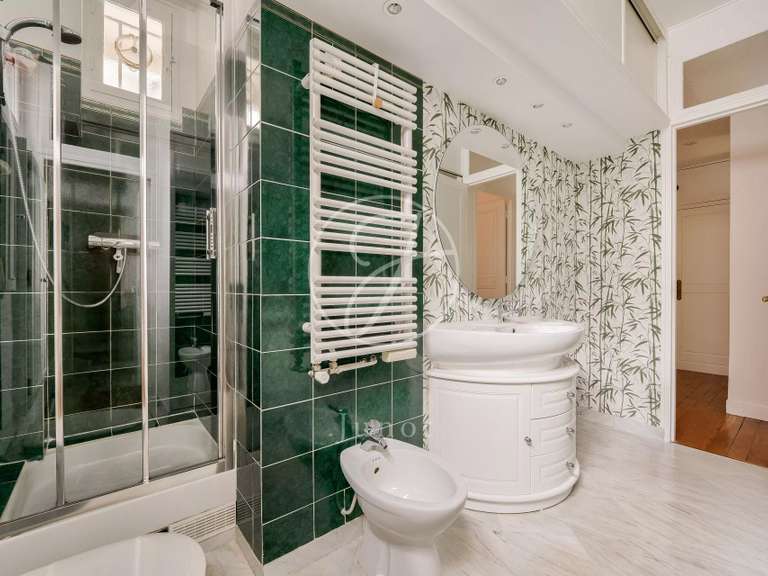 Appartement Paris 16e - 2 chambres - 83m²