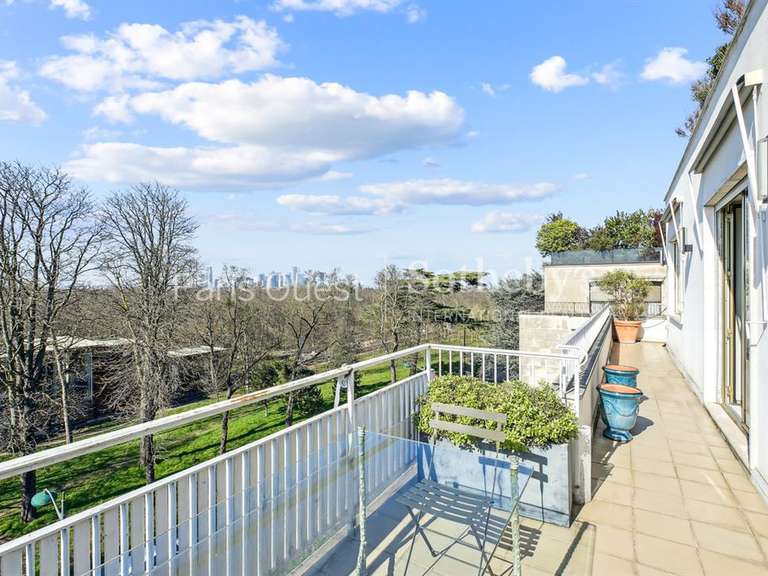 Appartement Paris 16e - 3 chambres - 193m²