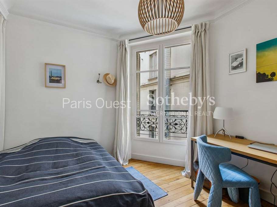 Apartment Paris 16e
