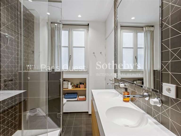 Appartement Paris 16e - 2 chambres - 80m²