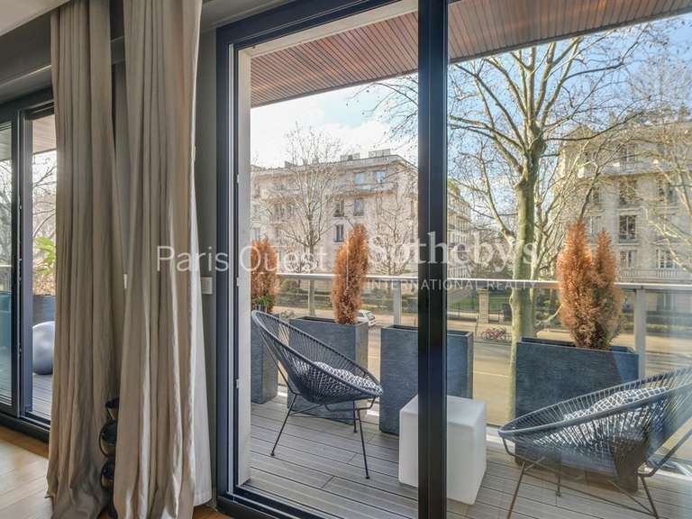 Appartement Paris 16e - 2 chambres - 126m²