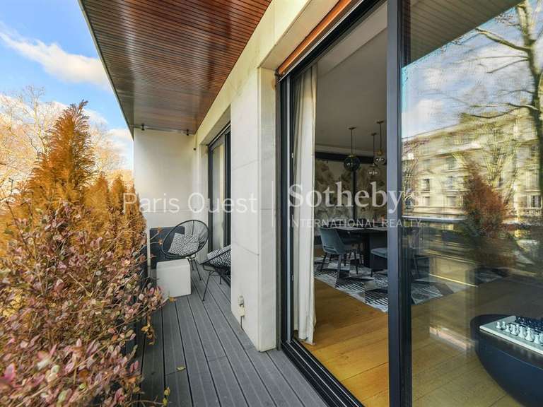 Appartement Paris 16e - 2 chambres - 126m²