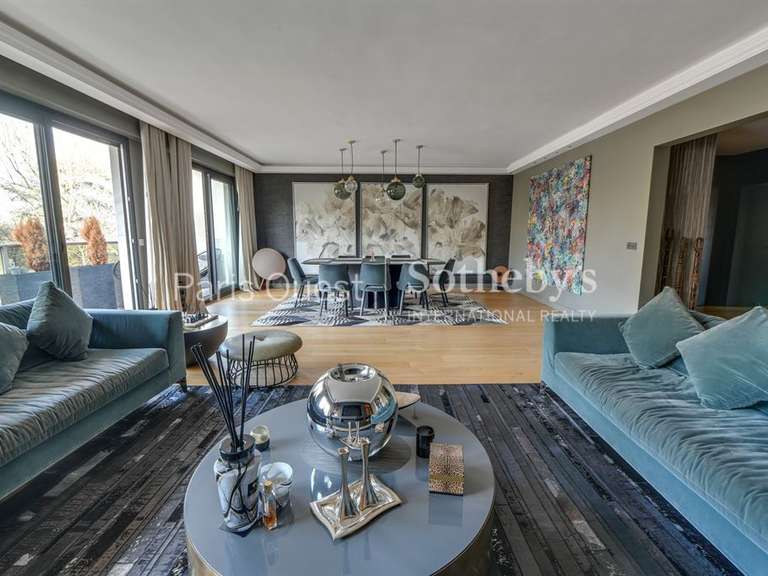 Appartement Paris 16e - 2 chambres - 126m²