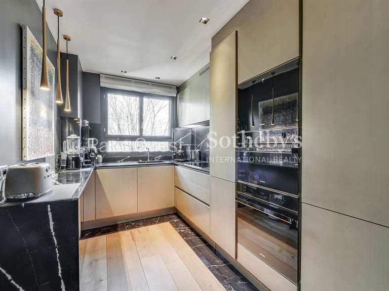 Appartement Paris 16e - 2 chambres - 126m²