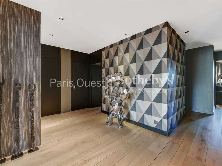 Appartement Paris 16e - 2 chambres - 126m²
