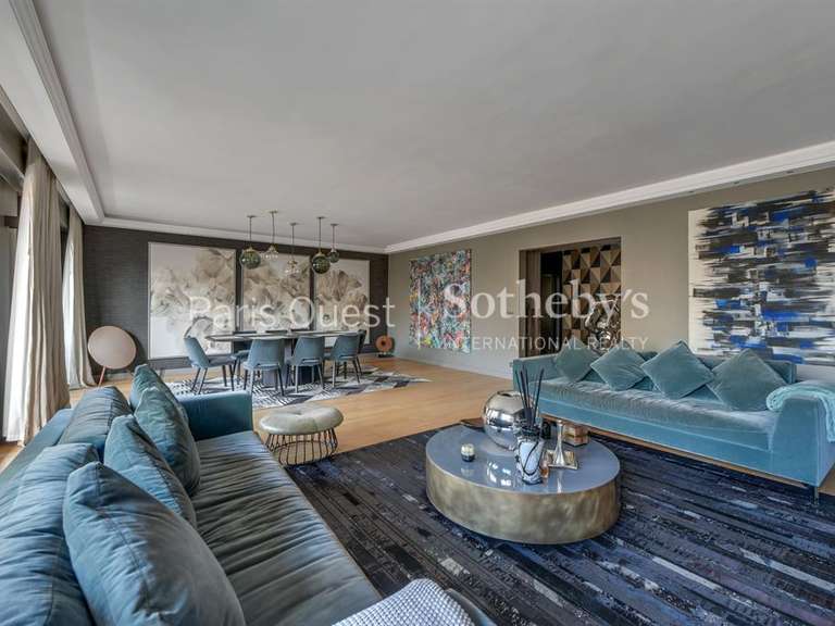 Appartement Paris 16e - 2 chambres - 126m²