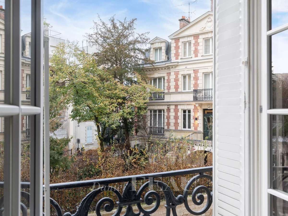 Apartment Paris 16e
