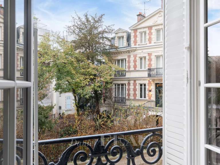 Apartment Paris 16e - 3 bedrooms - 213m²