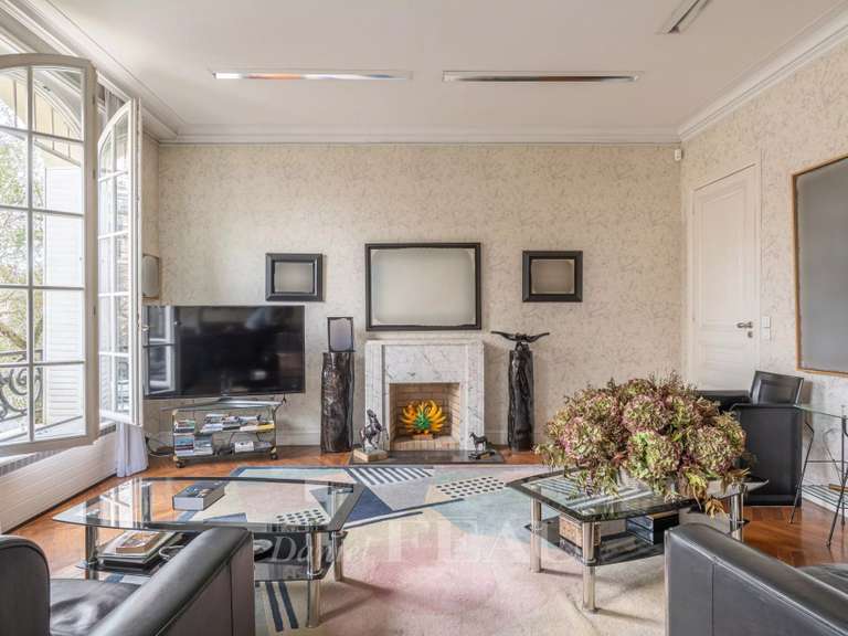 Apartment Paris 16e - 3 bedrooms - 213m²