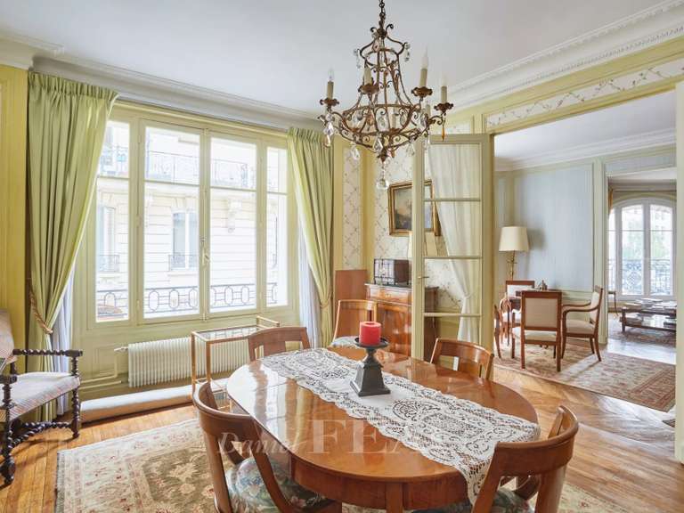 Appartement Paris 16e - 4 chambres - 171m²