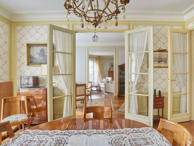 Appartement Paris 16e - 4 chambres - 171m²
