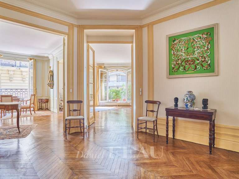 Apartment Paris 16e - 3 bedrooms - 171m²