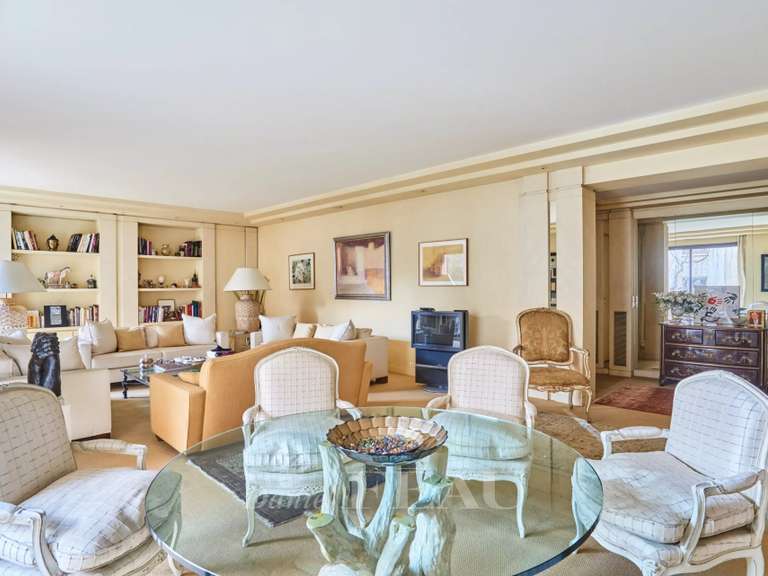 Apartment Paris 16e - 2 bedrooms - 141m²
