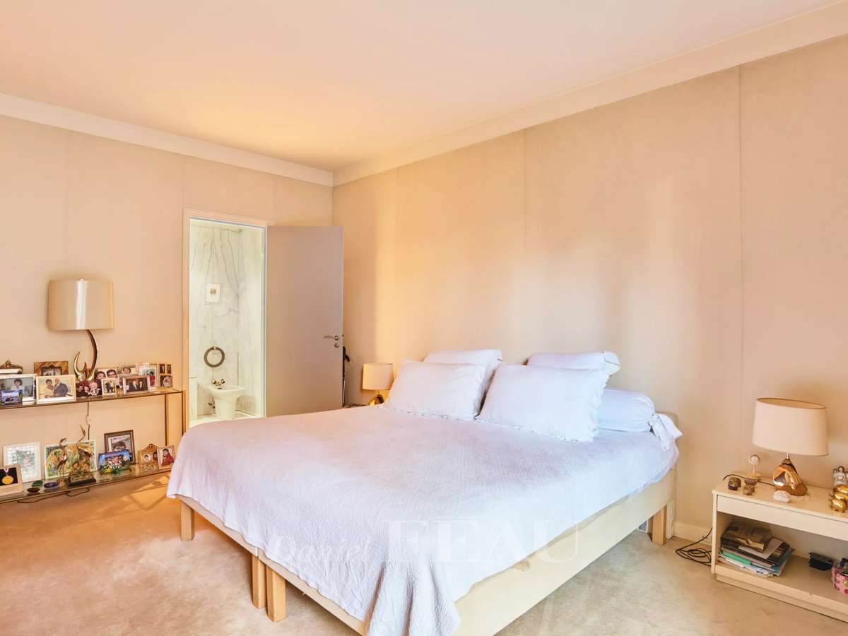 Apartment Paris 16e