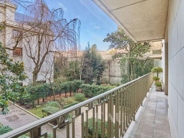 Apartment Paris 16e - 2 bedrooms - 141m²