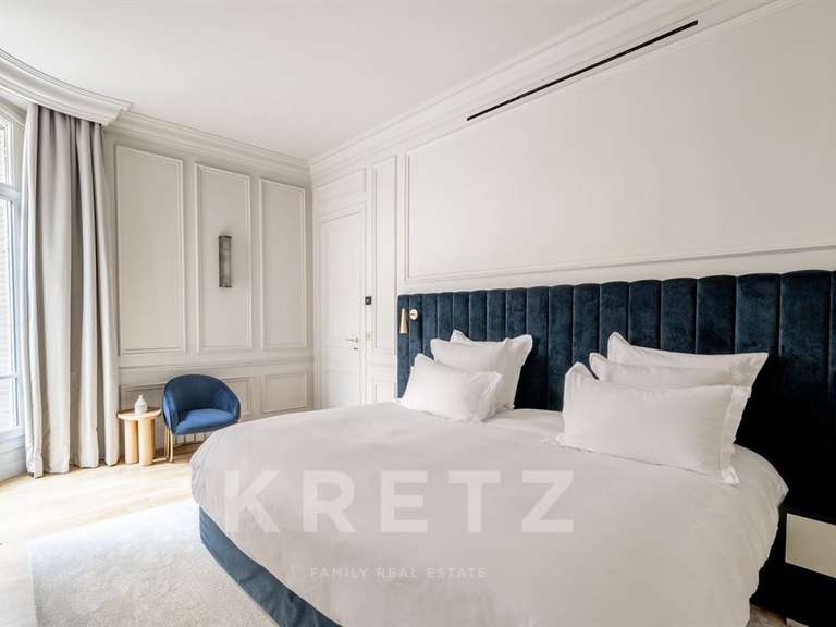 Appartement Paris 16e - 4 chambres - 245m²