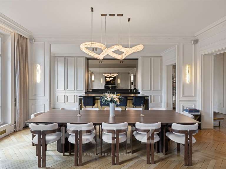 Appartement Paris 16e - 4 chambres - 245m²