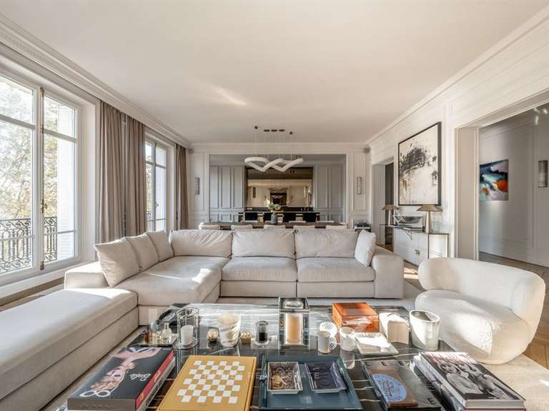 Appartement Paris 16e - 4 chambres - 245m²
