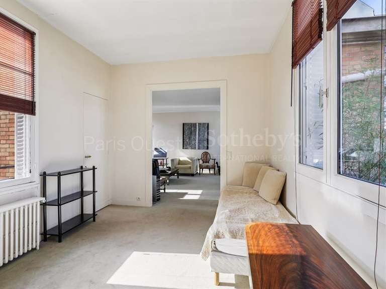 Appartement Paris 16e - 2 chambres - 105m²