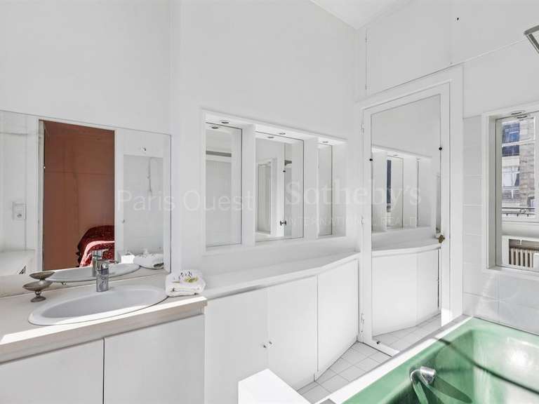 Appartement Paris 16e - 2 chambres - 105m²