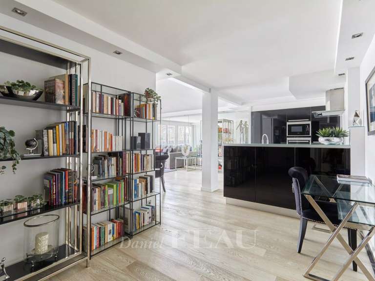 Appartement Paris 16e - 2 chambres - 104m²