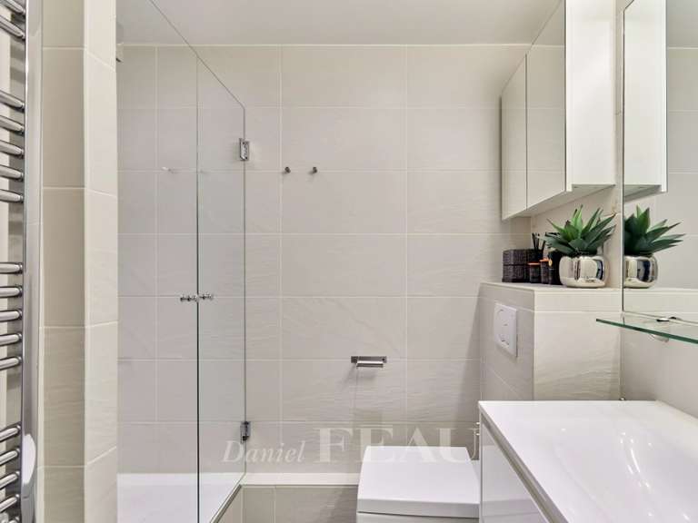 Appartement Paris 16e - 2 chambres - 104m²