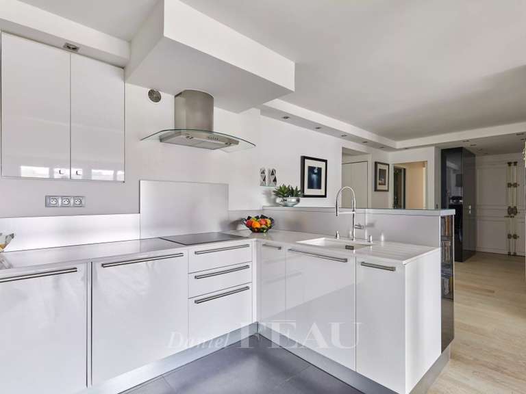 Appartement Paris 16e - 2 chambres - 104m²