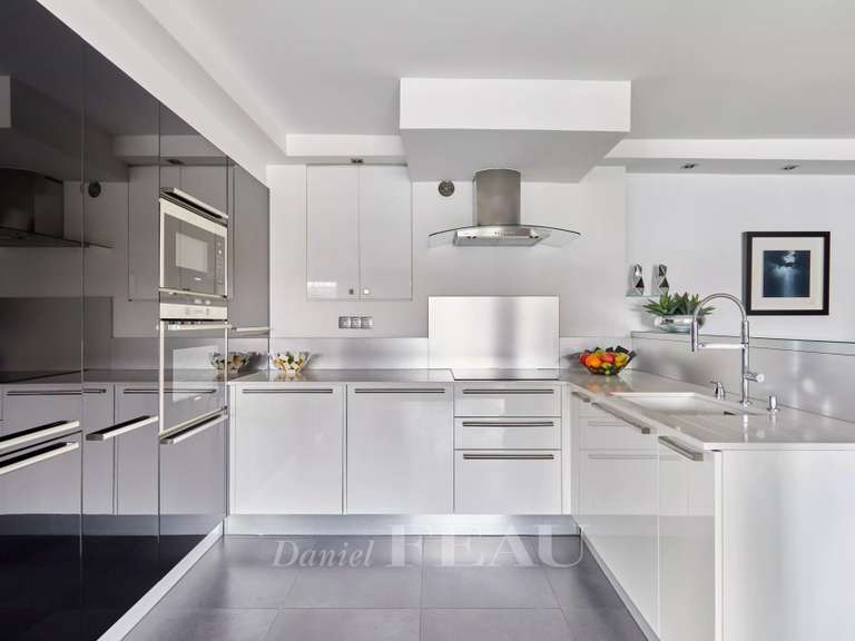 Appartement Paris 16e - 2 chambres - 104m²