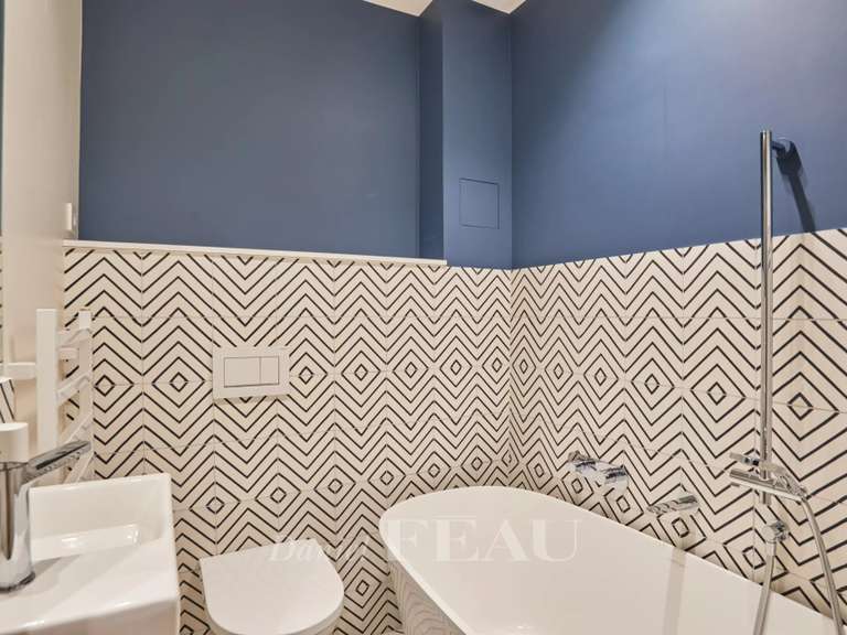 Appartement Paris 16e - 2 chambres - 77m²