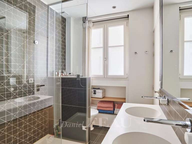 Appartement Paris 16e - 2 chambres - 77m²