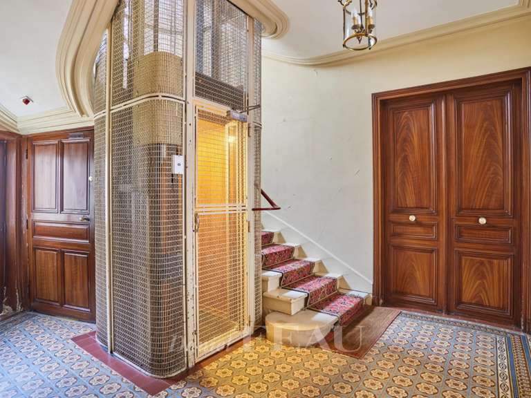 Appartement Paris 16e - 2 chambres - 77m²