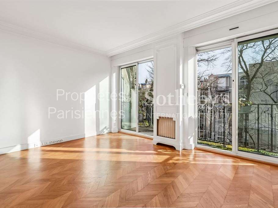 Apartment Paris 16e