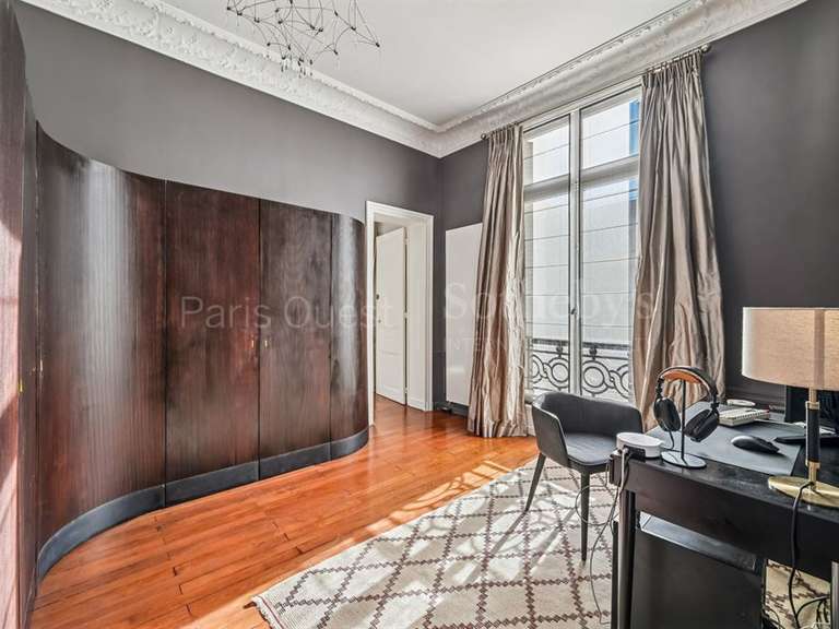 Appartement Paris 16e - 3 chambres - 155m²