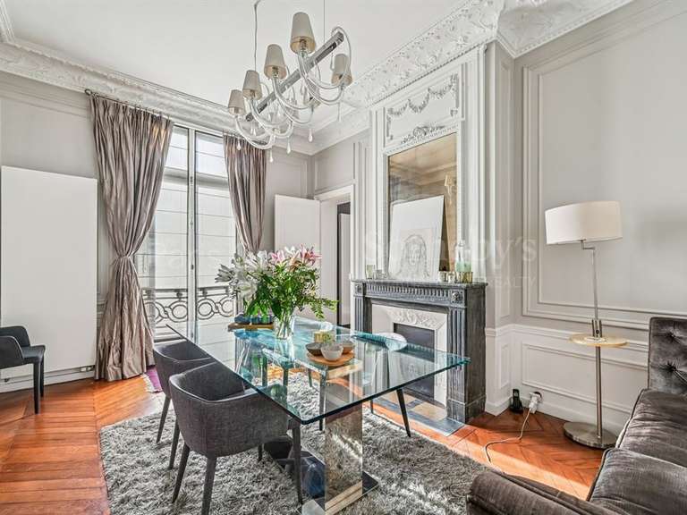 Appartement Paris 16e - 3 chambres - 155m²