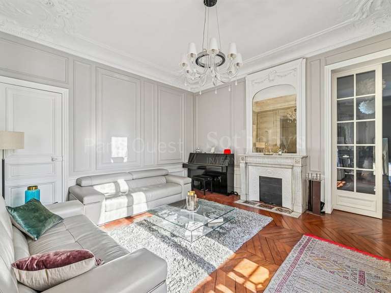 Appartement Paris 16e - 3 chambres - 155m²