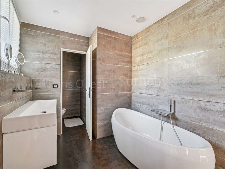 Appartement Paris 16e - 3 chambres - 155m²