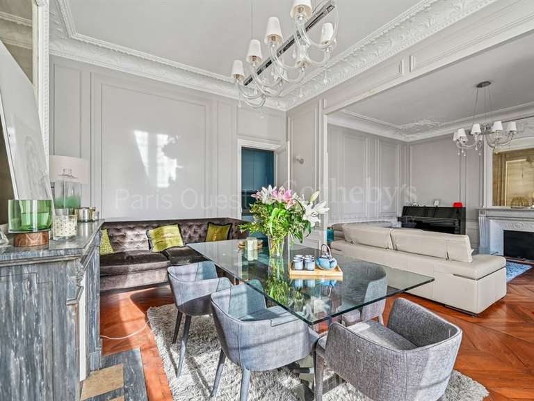Appartement Paris 16e - 3 chambres - 155m²